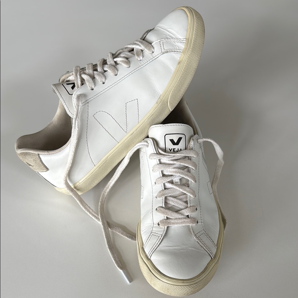VEJA Esplar Leather Logo Sneakers in White Color  Womens Size 7 - Picture 2 of 16